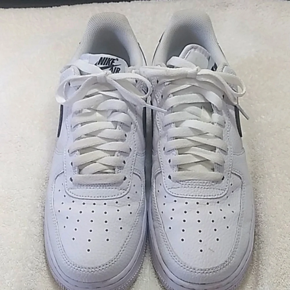 Pre- owned Men Nike Air Force 1 Size 9